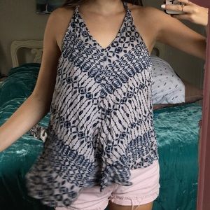 ADORABLE patterned backless tank top 🦋🌸